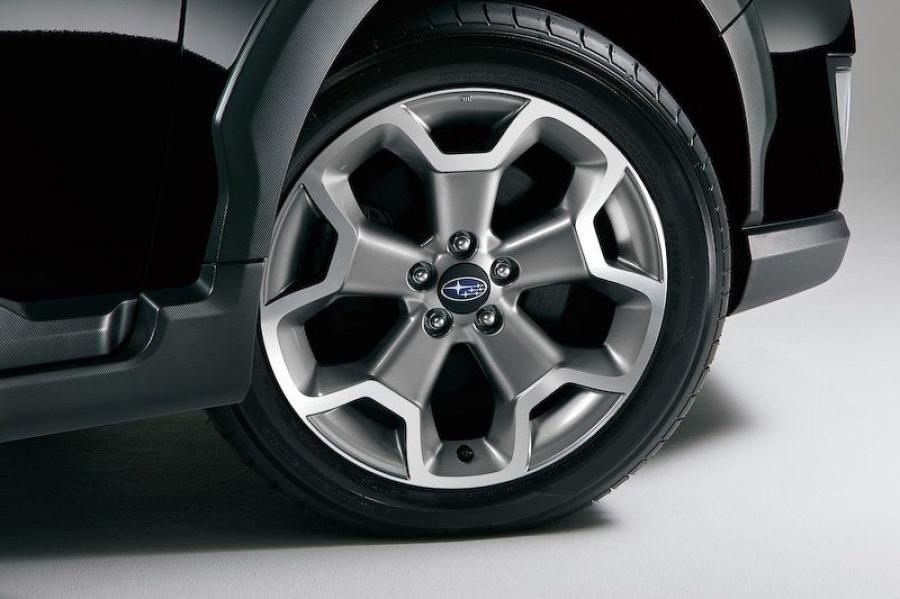 Колеса Subaru Exiga Crossover 7 Active Style 2016 года  (фото 2 из 8)